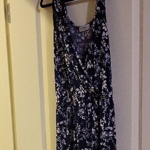 Kaileigh Navy and White Floral Dress